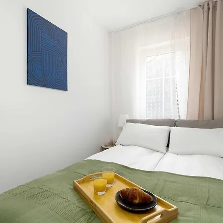 Jasny Z Parkingiem W Centrum Poznania By Renters Apartment