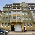 شقة Jasny Z Parkingiem W Centrum Poznania By Renters