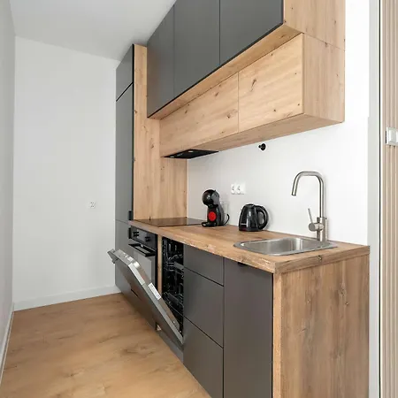 Jasny Z Parkingiem W Centrum Poznania By Renters Познань