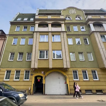 Апартаменти Jasny Z Parkingiem W Centrum Poznania By Renters